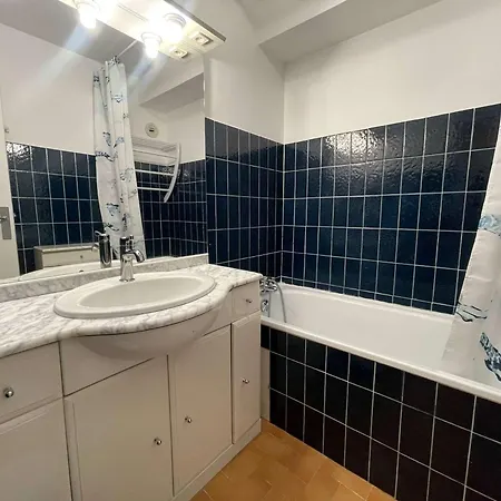 Apartman 2 Pieces Confortable Avec Balcon Et Parking - Fr-1-328-277 *